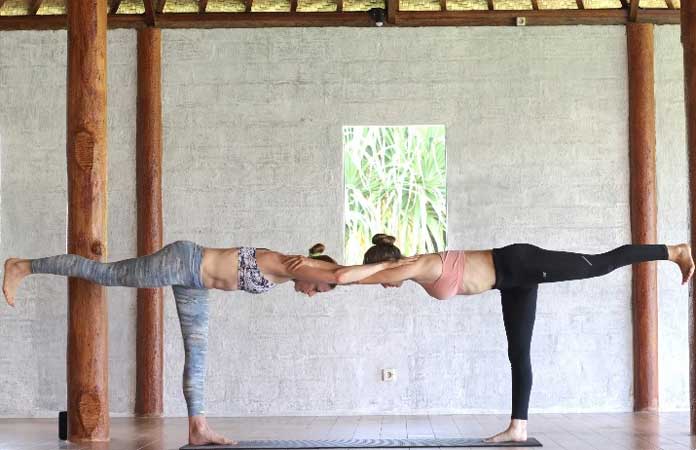 10 Fun Yoga Poses for Two People – New Life Ticket